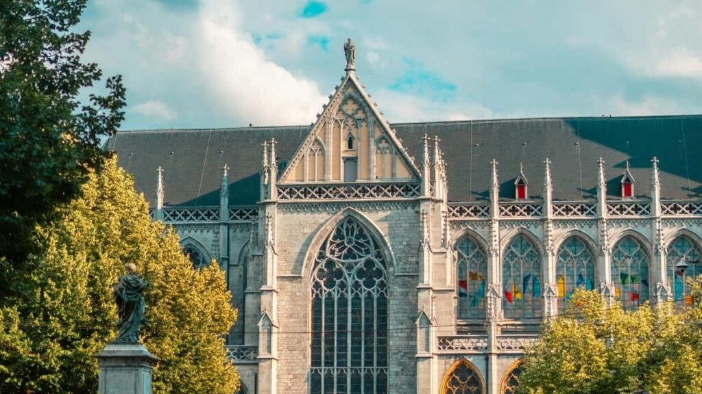 Praktische Anleitung fur Werbetreibende in Osterreich: wie man CanadaMojCreator fur Sponsored Challenges identifiziert, anspricht und bezahlt.