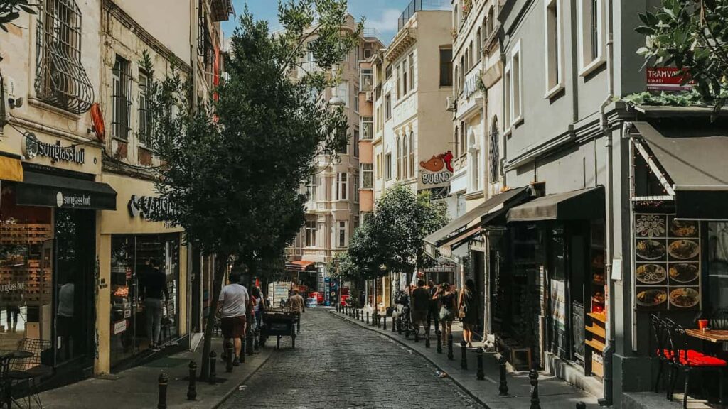 Praktischer Leitfaden fur osterreichische Advertiser, wie man malaysische Snapchat-Creator fur creatorled TutorialSerien findet, bewertet und engagiert mit aktuellen Plattform-Insights.